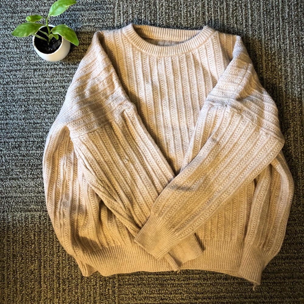 Beautiful & warm light pink sweater